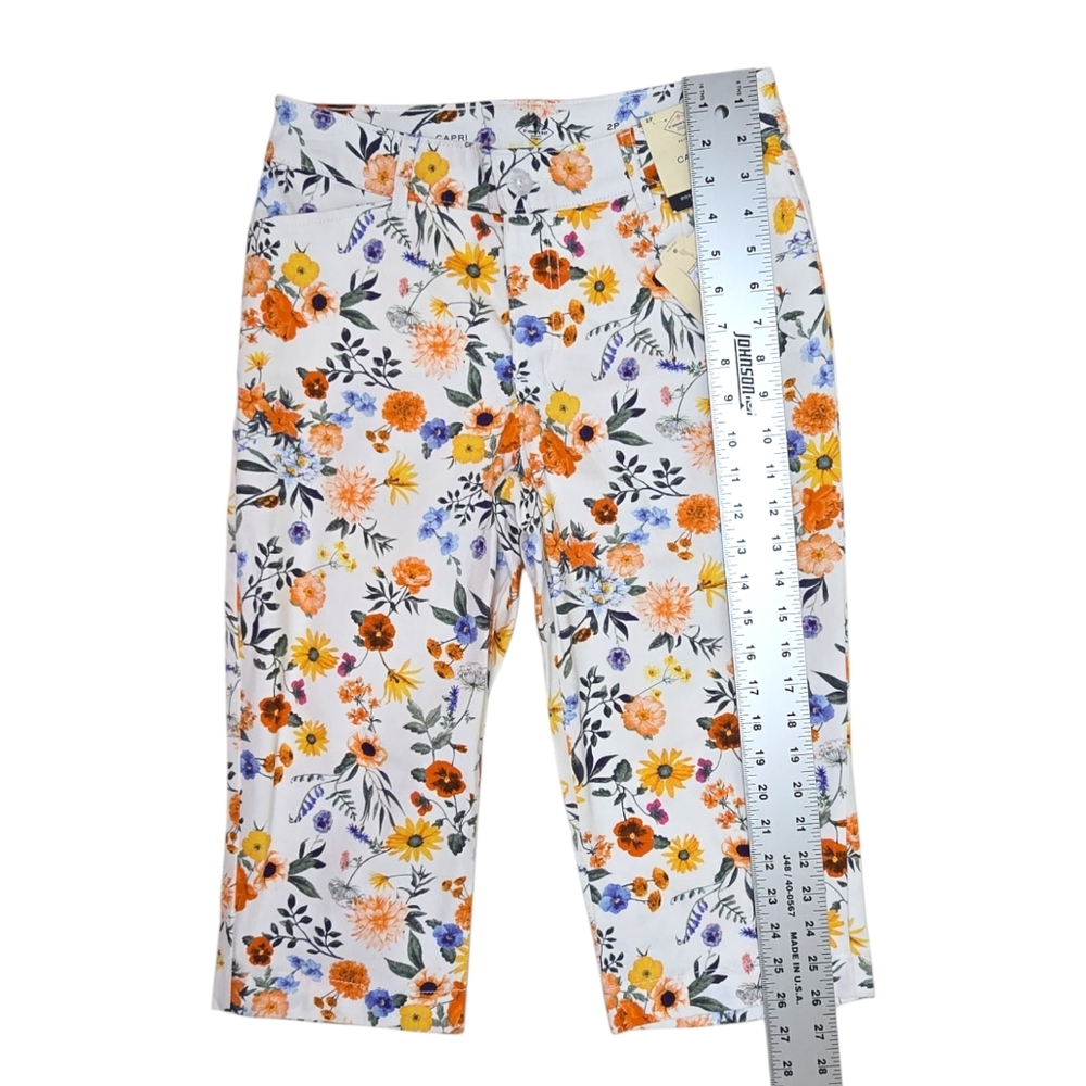NWT Womens St. Johns Bay White Floral Capri Pants 2P Orange Blue Yellow 2 Petite - Picture 5 of 8